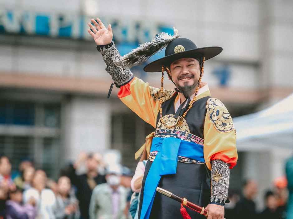 한국관광공사 King Jeongjo’s Royal Procession Reenactment 3