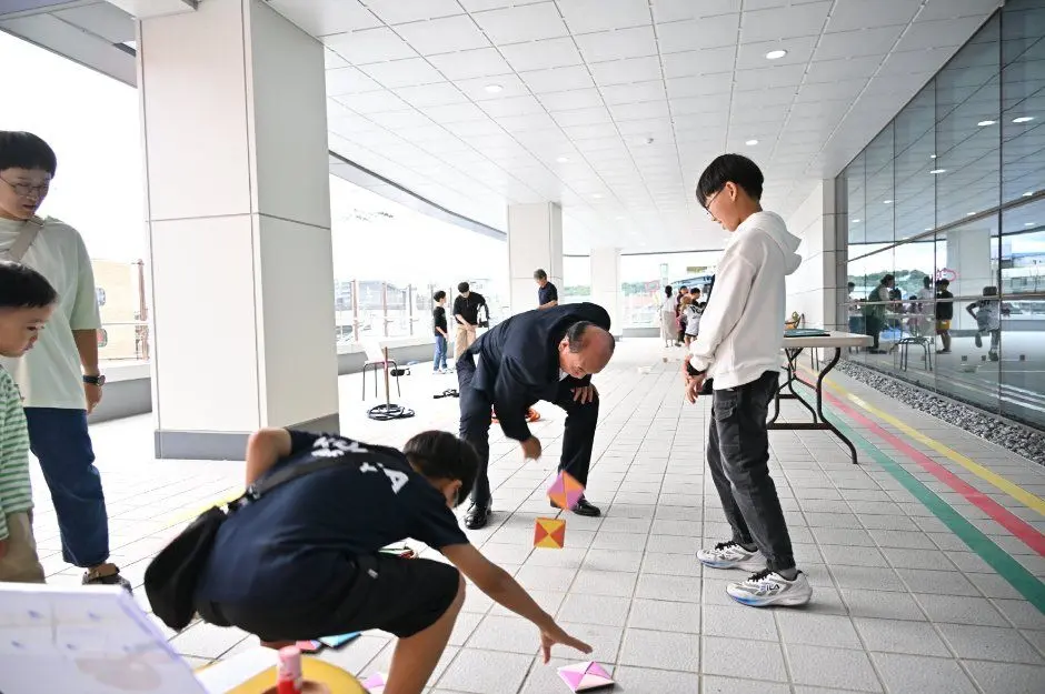 한국관광공사 동두천시 책문화축제 모습