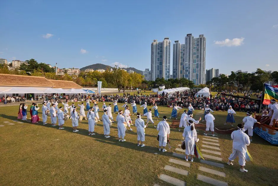 한국관광공사 부산종합민속예술제 모습 4