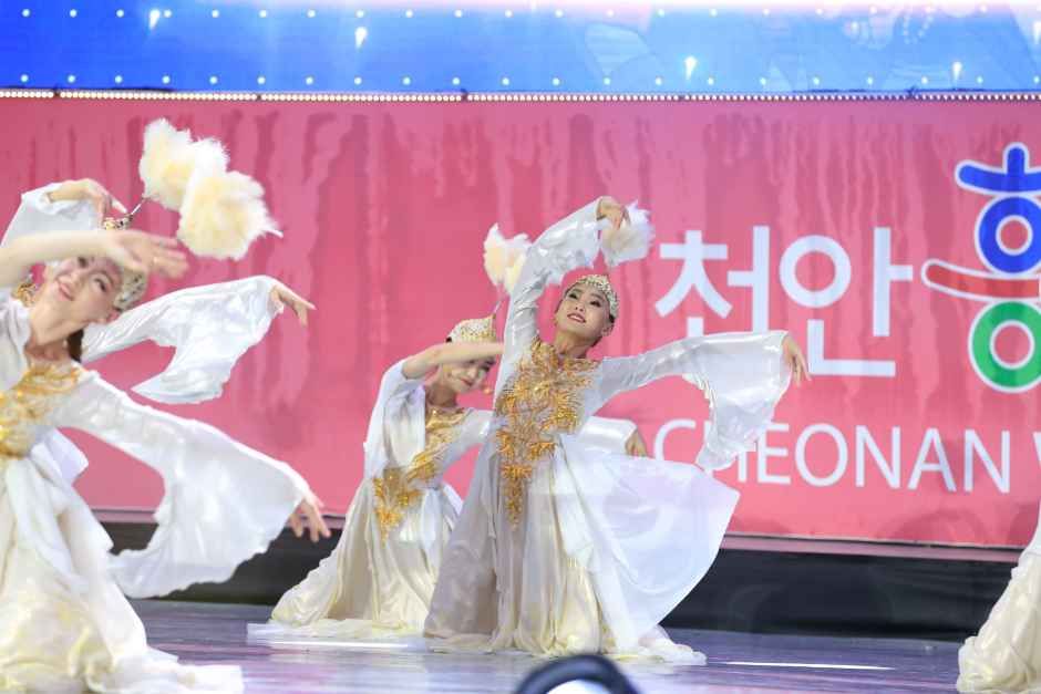 한국관광공사 천안흥타령춤축제 모습