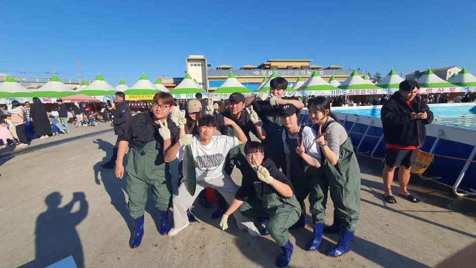 한국관광공사 최남단 방어 축제 모습