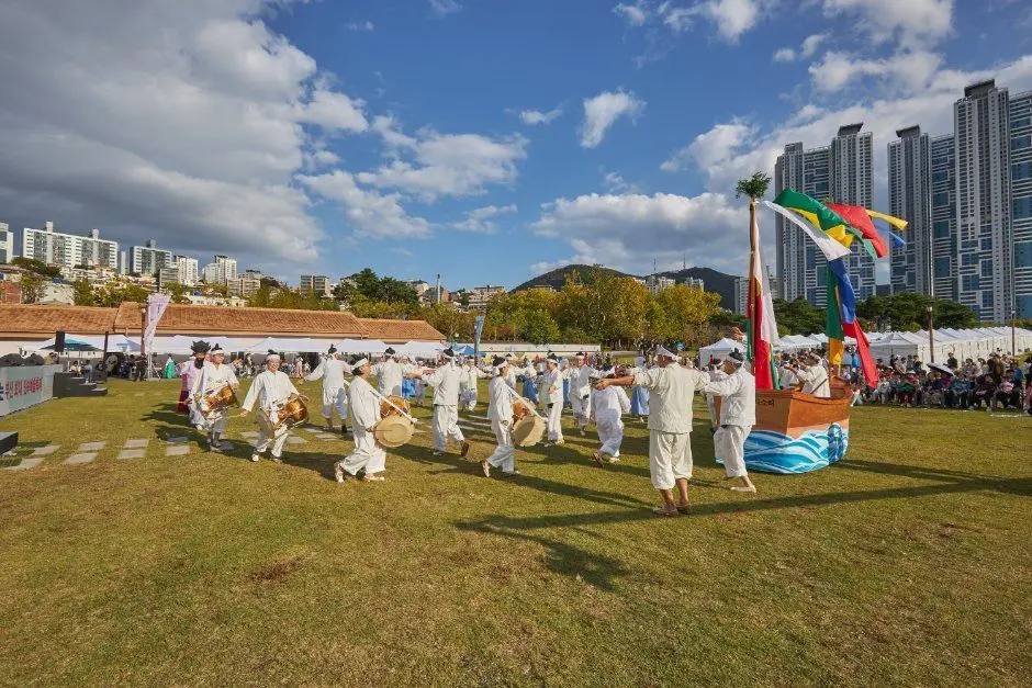한국관광공사 부산종합민속예술제 모습
